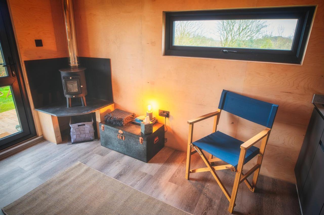 Luxury Glamping Cabin With Outdoor Bath On Cornish Flower Farm Truro Exterior photo